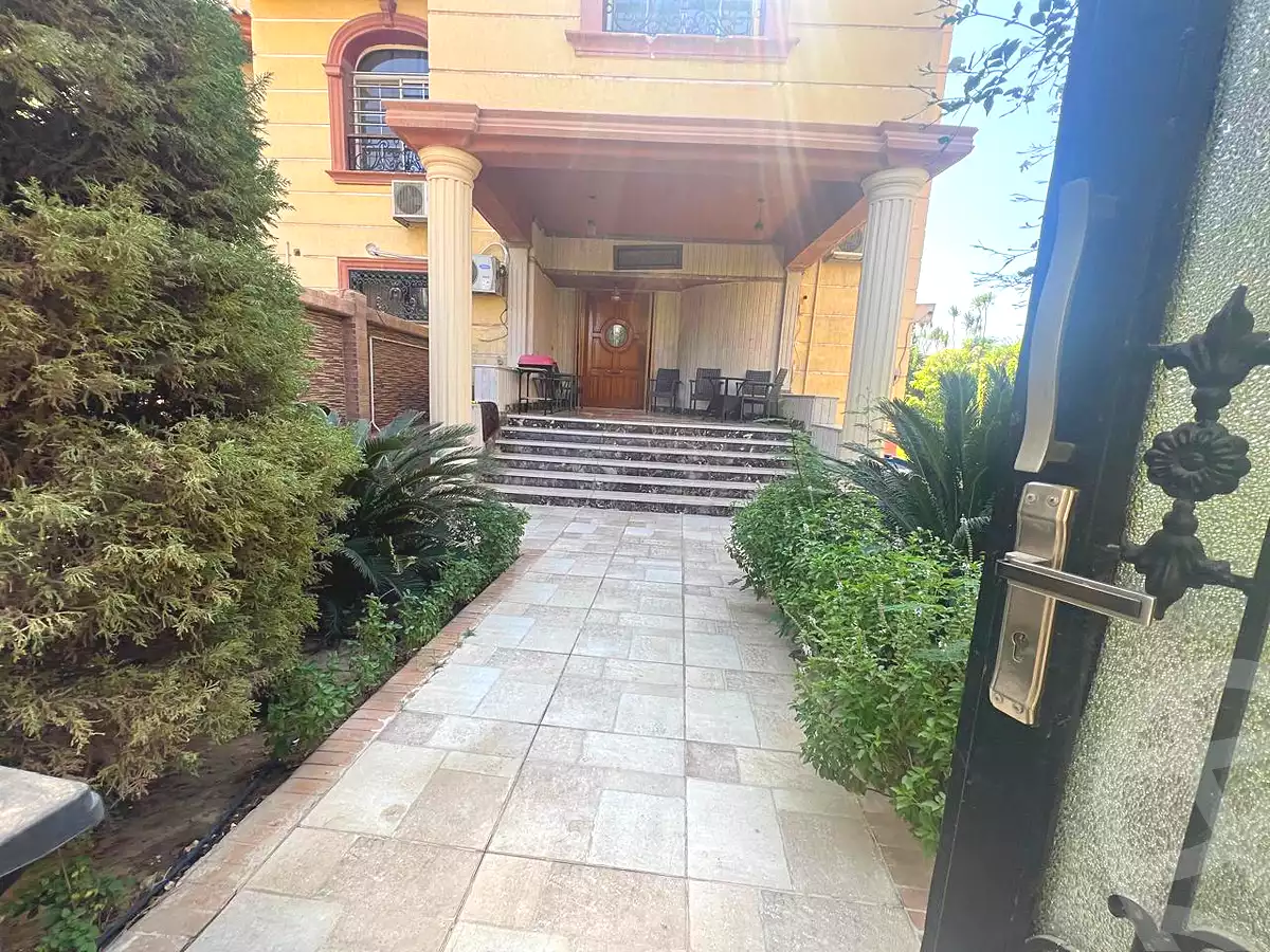 https://aqarmap.com.eg/en/listing/7134253-for-sale-cairo-new-cairo-compounds-la-rose