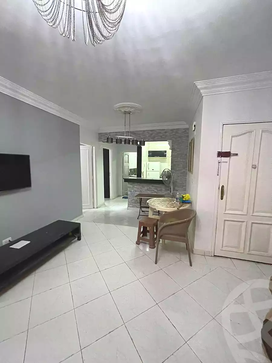 https://aqarmap.com.eg/ar/listing/7134539-for-sale-cairo-6th-of-october-el-ahyaa-neighborhood-2nd-divided-from-al-kafrawei-st