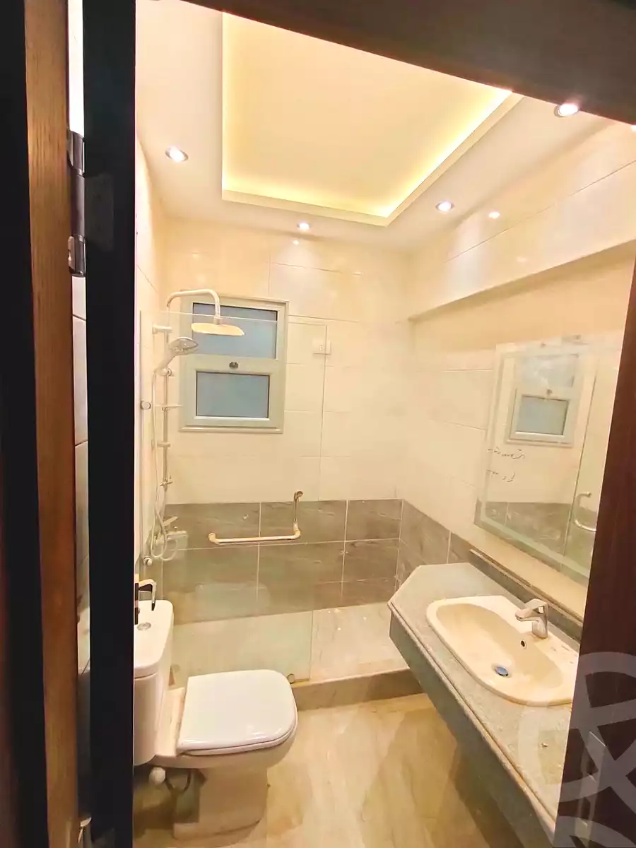 https://aqarmap.com.eg/ar/listing/7134735-for-sale-cairo-new-cairo-compounds-mountain-view-hyde-park