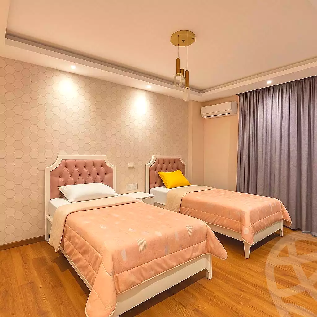 https://aqarmap.com.eg/ar/listing/7137468-for-sale-cairo-new-cairo-compounds-jyd