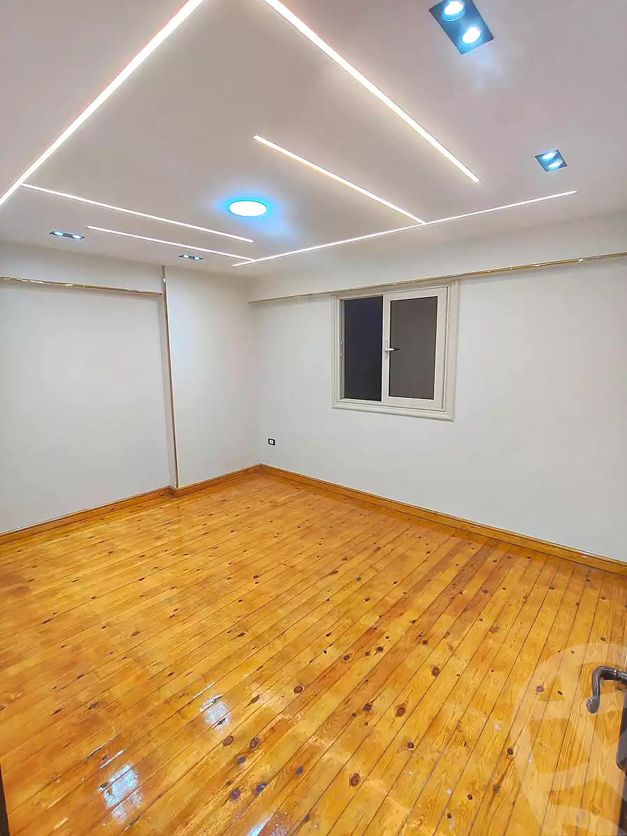 https://aqarmap.com.eg/ar/listing/7140829-for-sale-alexandria-sydy-bshr-sydy-bshr-bhry-shr-mhmwd-l-yswy