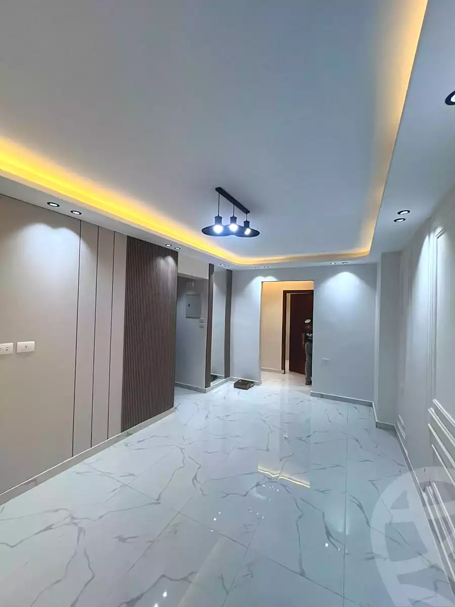 https://aqarmap.com.eg/ar/listing/7141283-for-sale-cairo-6th-of-october-el-ahyaa-neighborhood-3rd-al-hay-al-thalith-st