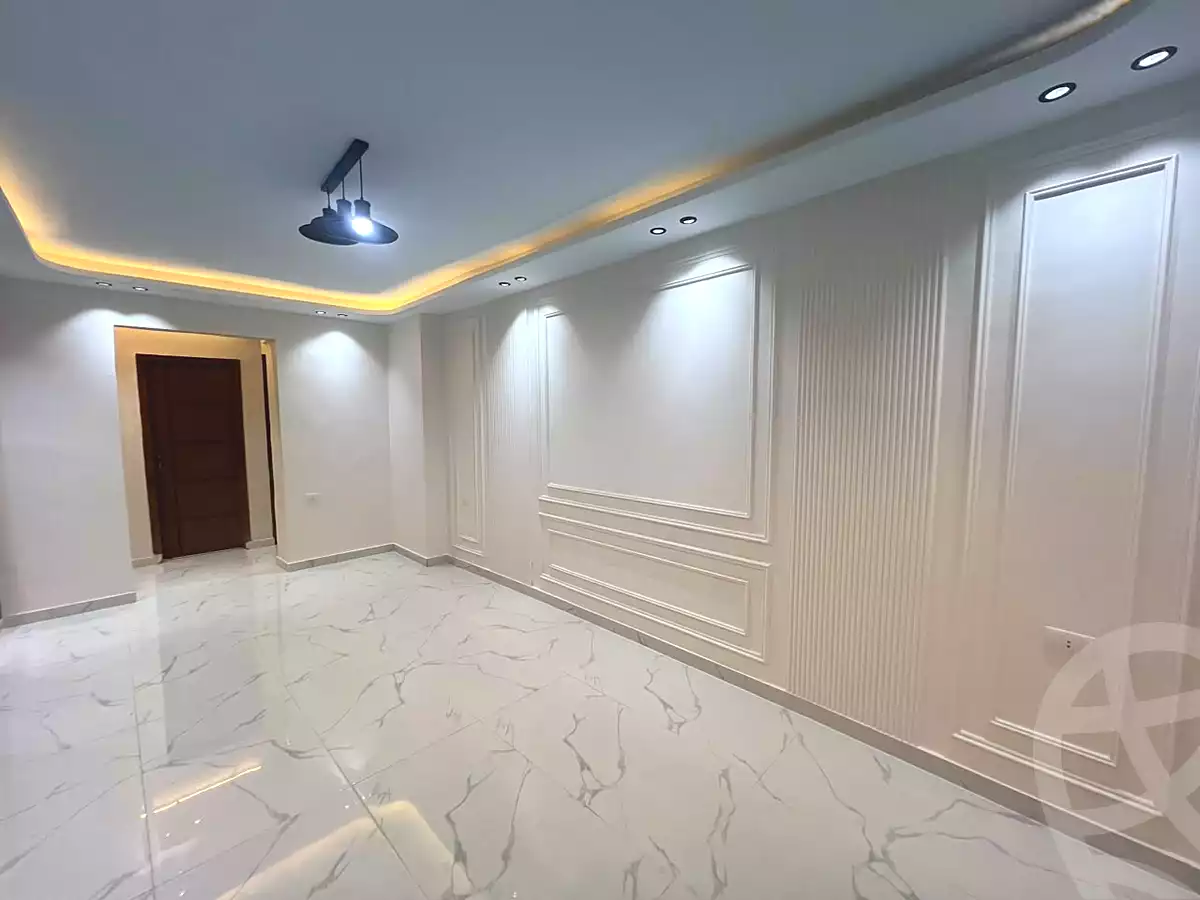 https://aqarmap.com.eg/ar/listing/7141283-for-sale-cairo-6th-of-october-el-ahyaa-neighborhood-3rd-al-hay-al-thalith-st