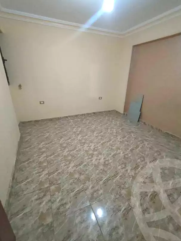 https://aqarmap.com.eg/ar/listing/7141432-for-rent-alexandria-new-miami-eskot