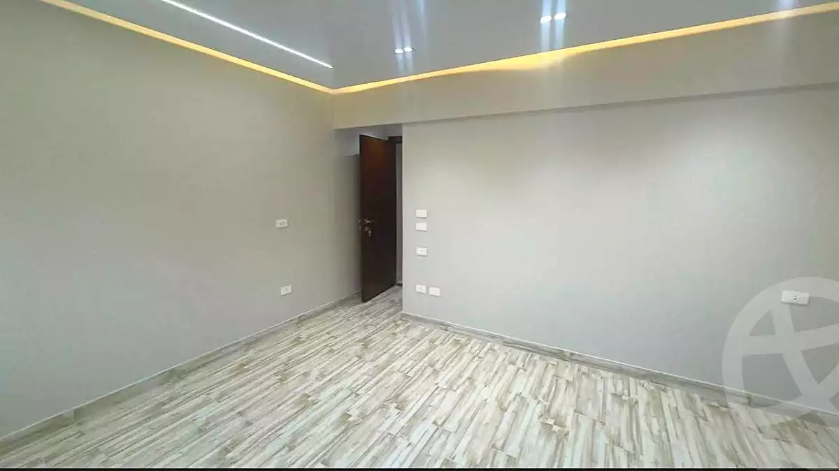 https://aqarmap.com.eg/ar/listing/7142104-for-rent-alexandria-lsywf-gamila-city-compound
