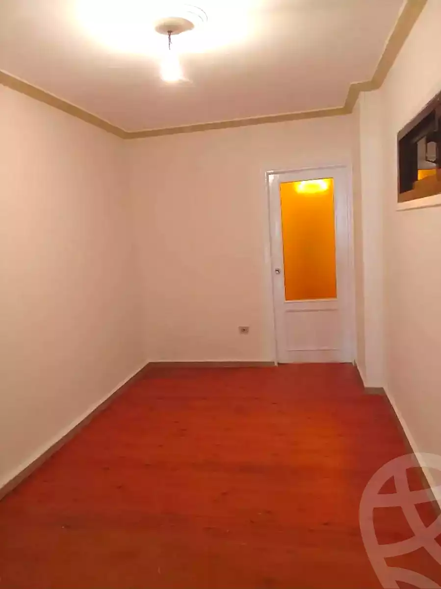 https://aqarmap.com.eg/ar/listing/7143112-for-rent-alexandria-ganaklis