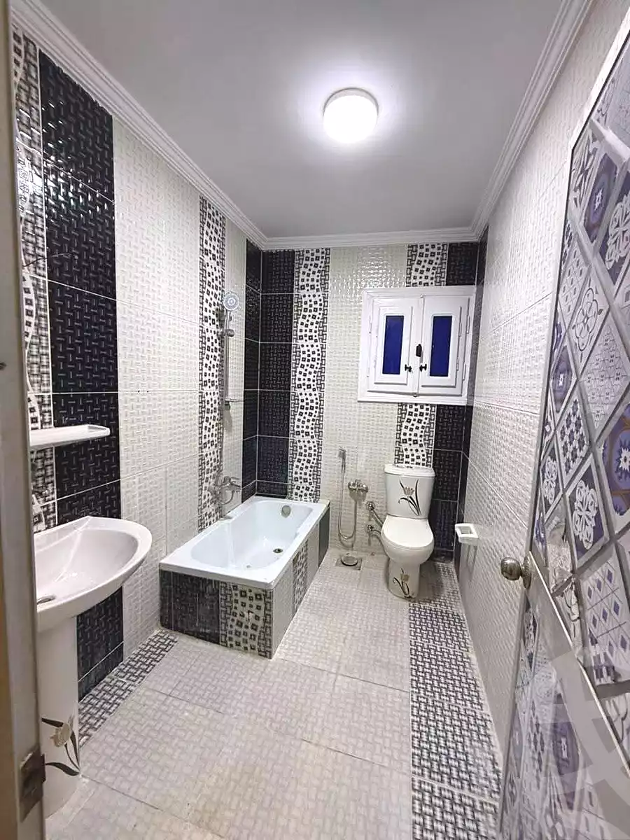 https://aqarmap.com.eg/en/listing/7143836-for-sale-alexandria-el-asafra-ahmed-tiesser-st