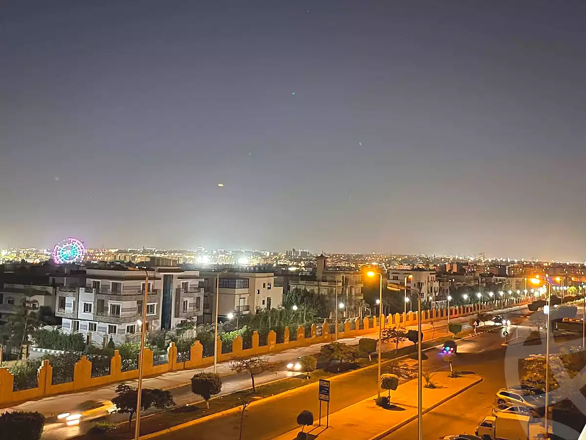https://aqarmap.com.eg/ar/listing/7145785-for-sale-cairo-el-sheikh-zayed-city-compounds-el-yasmeen-compound