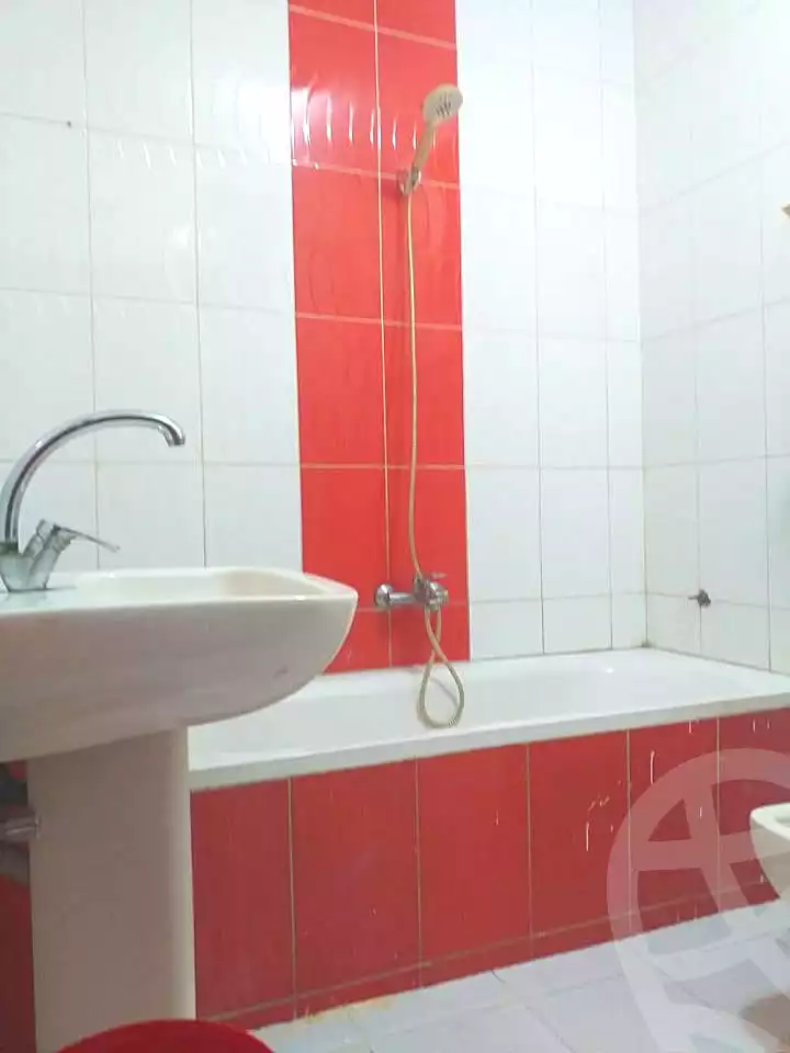 https://aqarmap.com.eg/ar/listing/7144660-for-sale-cairo-faisal-kafr-tohormos-queen-nazli-st