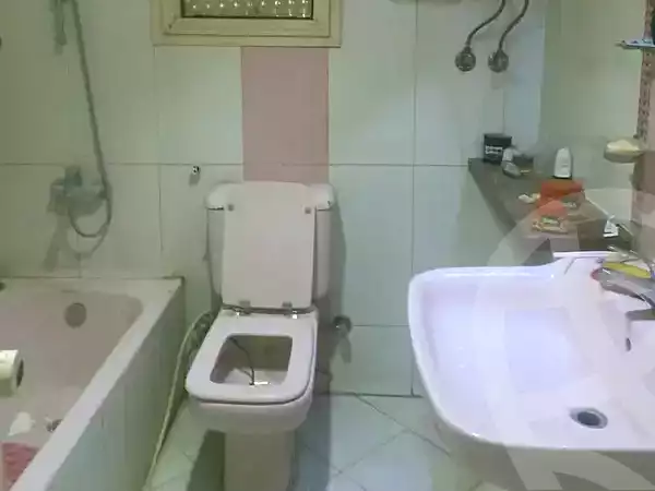 https://aqarmap.com.eg/en/listing/7147470-for-sale-cairo-shoubra-el-khalafwai-ahmed-emara-st