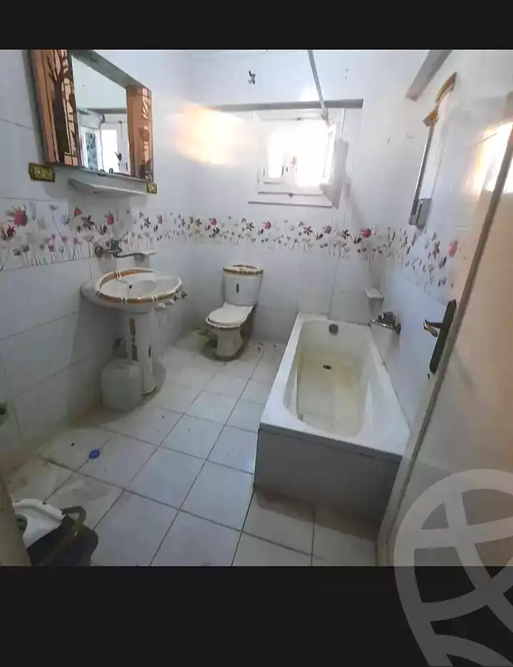 https://aqarmap.com.eg/ar/listing/7149460-for-sale-alexandria-al-agamy-el-hanouvel-al-asdakaa-st