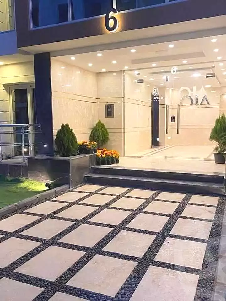 https://aqarmap.com.eg/en/listing/7151870-for-sale-cairo-new-administrative-capital-r7-oia