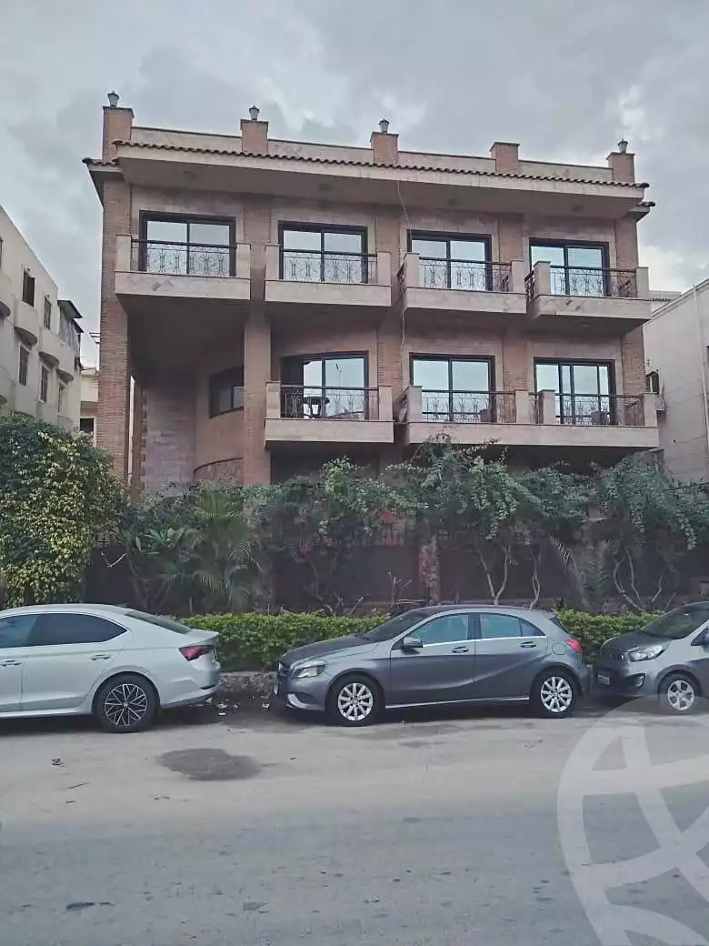 https://aqarmap.com.eg/en/listing/7151875-for-rent-cairo-new-cairo-first-settlement-mhwr-mstfy-kml