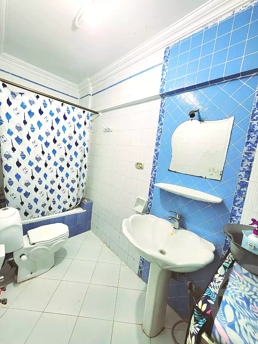 https://aqarmap.com.eg/ar/listing/7152209-for-sale-cairo-el-sheikh-zayed-city-el-hay-el-hady-ashaer-area-4-el-marwa-st
