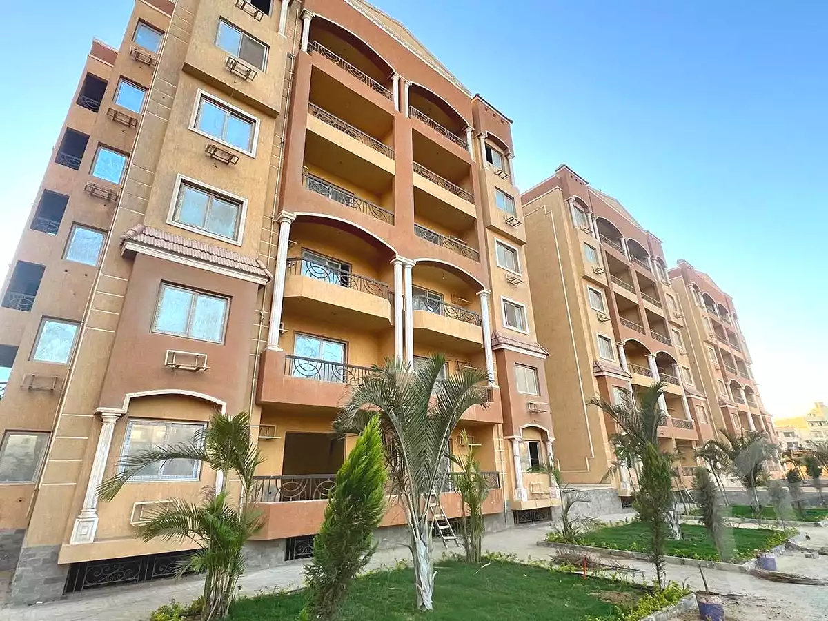https://aqarmap.com.eg/ar/listing/7153582-for-sale-cairo-new-cairo-compounds-loaloat-new-cairo