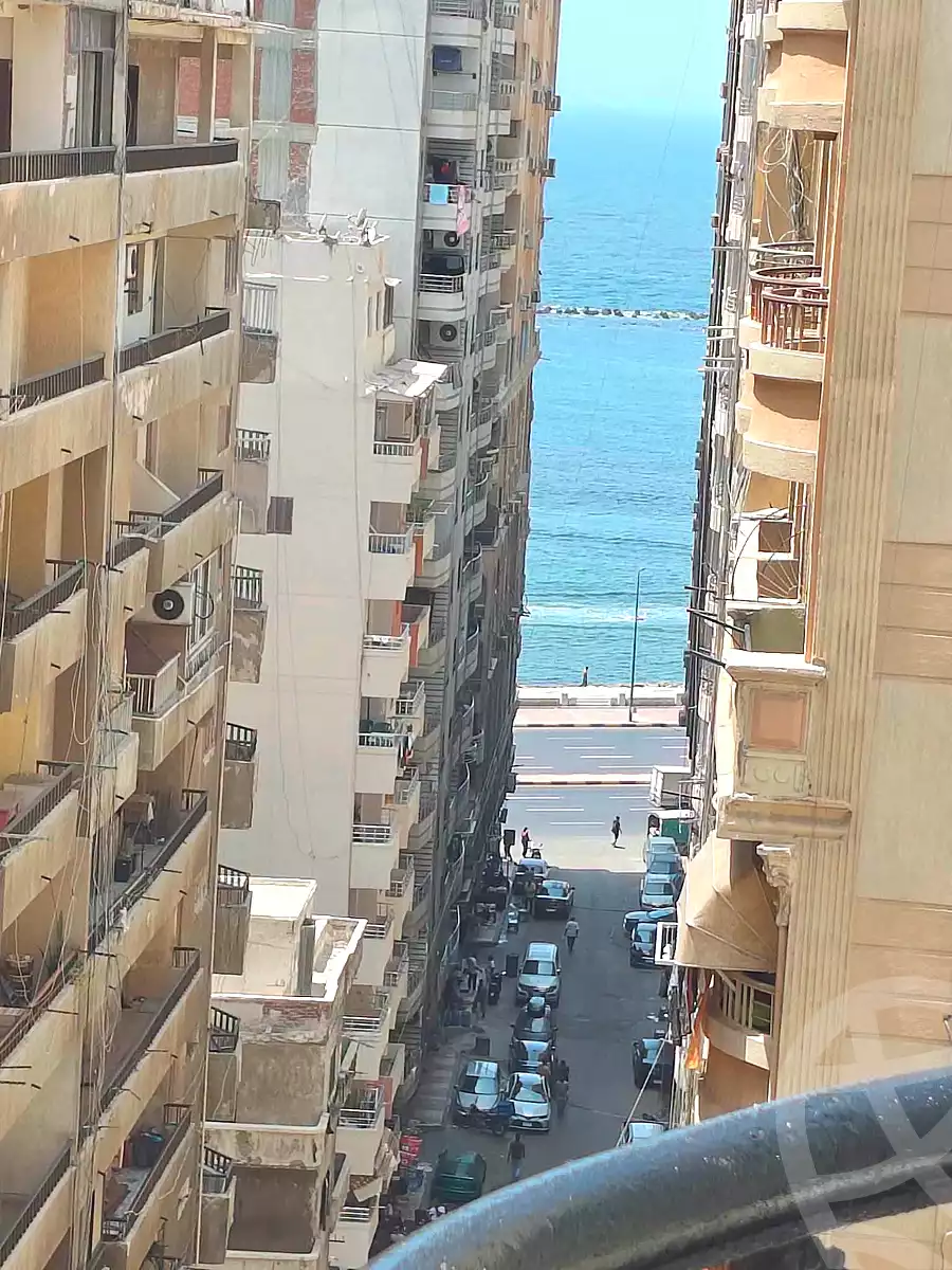 https://aqarmap.com.eg/ar/listing/7153635-for-sale-alexandria-sydy-bshr-sydy-bshr-bhry-mohamed-el-srafi-st.