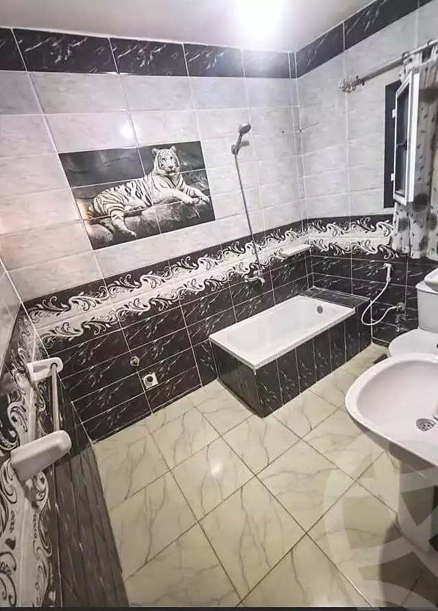 https://aqarmap.com.eg/ar/listing/7154474-for-sale-alexandria-al-agamy-el-hanouvel-al-asdakaa-st