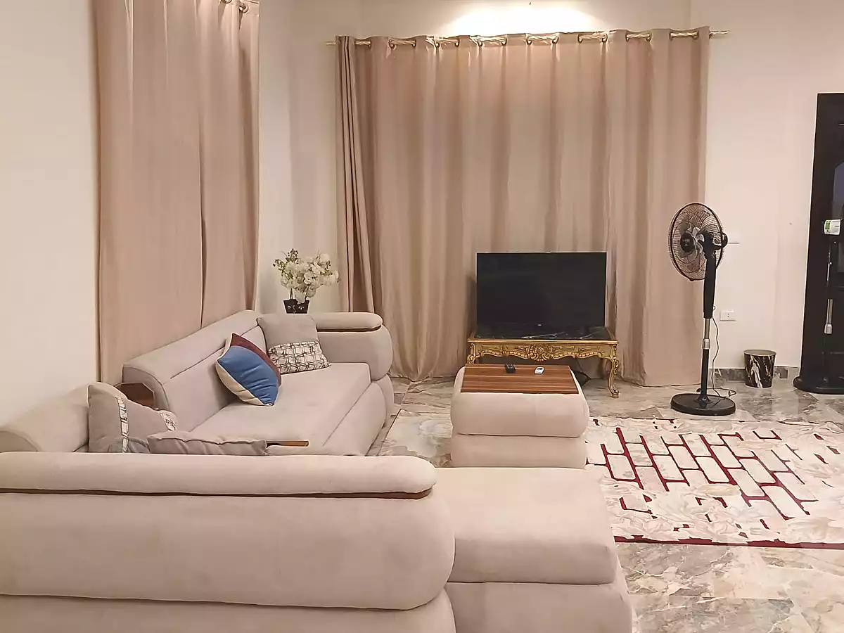 https://aqarmap.com.eg/ar/listing/7154513-for-rent-cairo-el-sheikh-zayed-city-lshykh-zyd-ljdyd-el-reef-el-oroby
