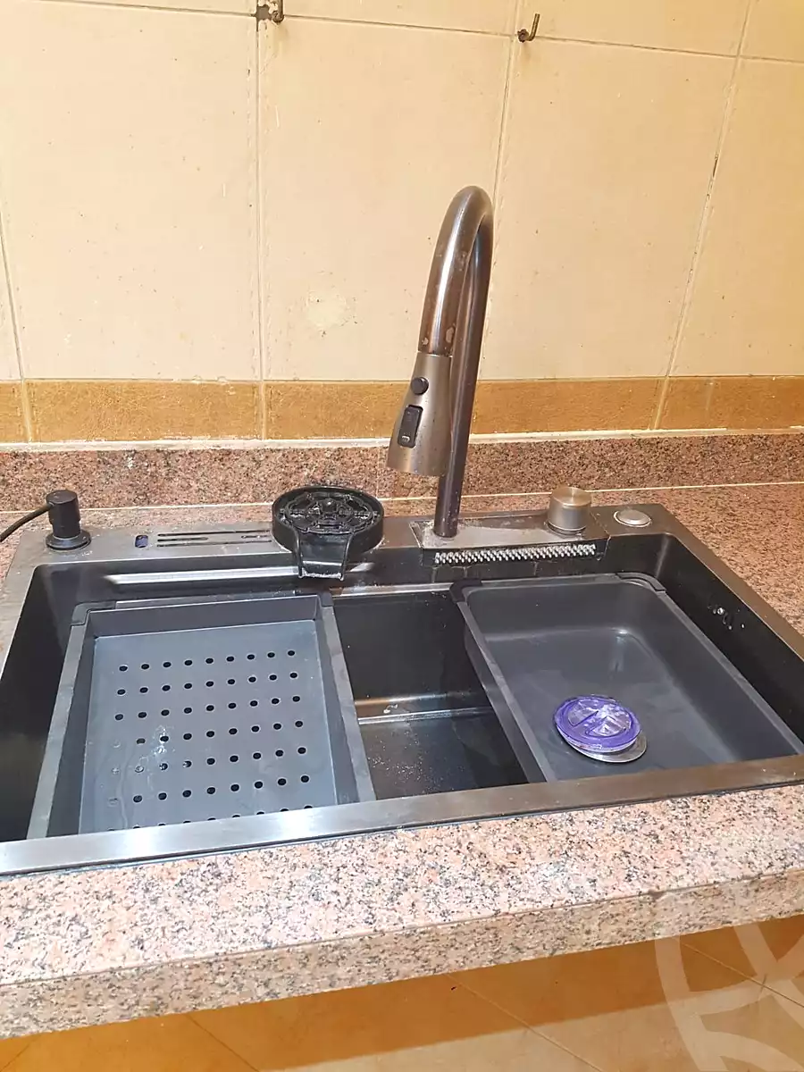 https://aqarmap.com.eg/ar/listing/7154556-for-rent-cairo-6th-of-october-mntq-fr-y-b-6-ktwbr