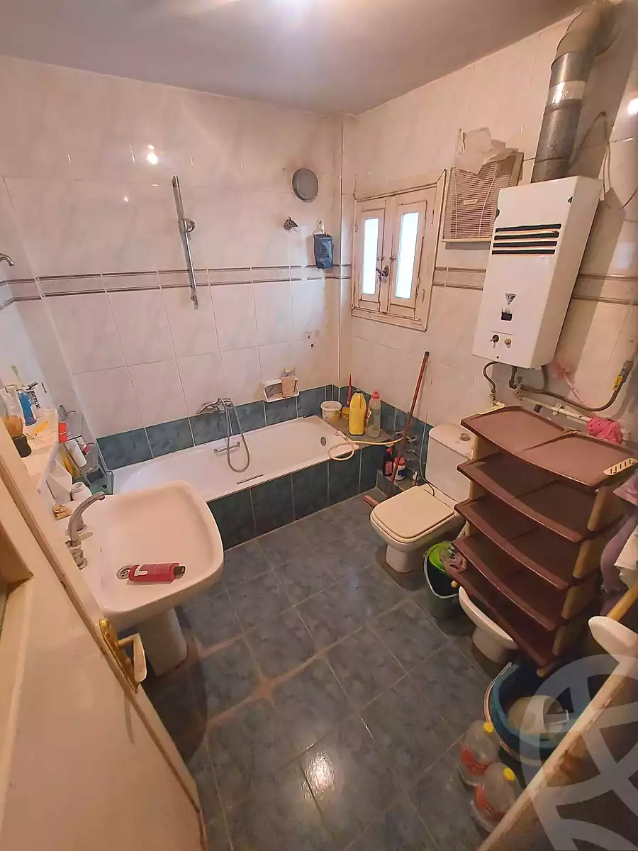 https://aqarmap.com.eg/en/listing/7155060-for-sale-cairo-helwan-helwan-el-sharkeya-borhan-st