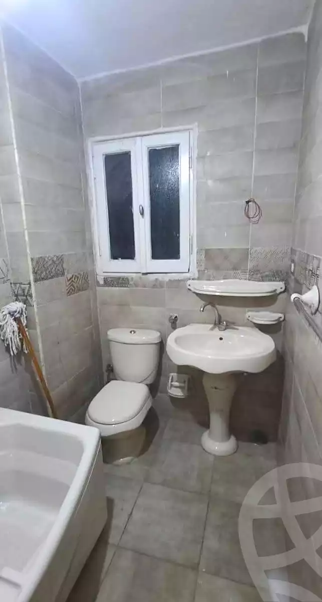 https://aqarmap.com.eg/ar/listing/7155440-for-sale-alexandria-el-asafra-shr-45