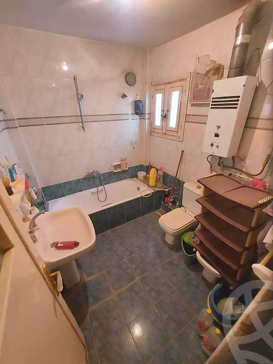 https://aqarmap.com.eg/ar/listing/7155558-for-sale-cairo-helwan-helwan-el-sharkeya-borhan-st