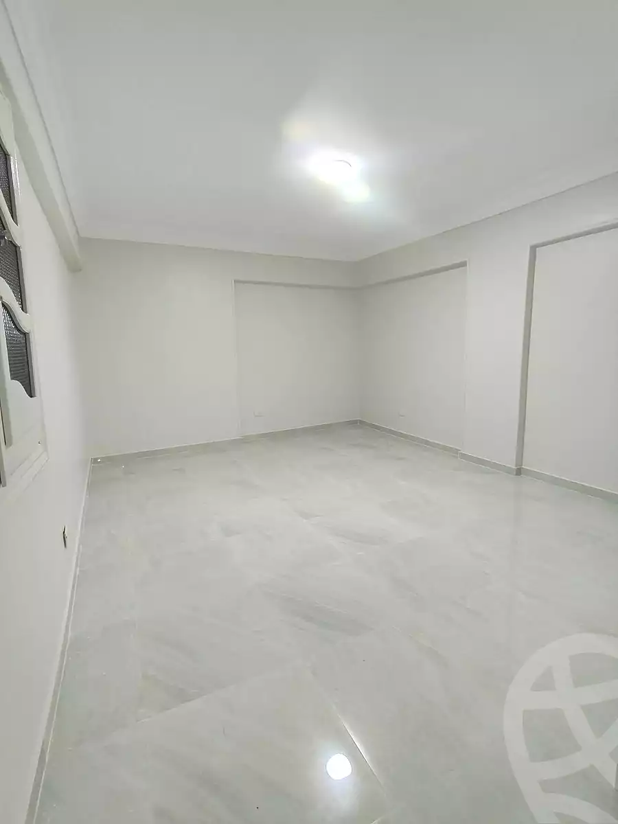 https://aqarmap.com.eg/ar/listing/7155909-for-sale-alexandria-el-asafra-l-sfr-bhry