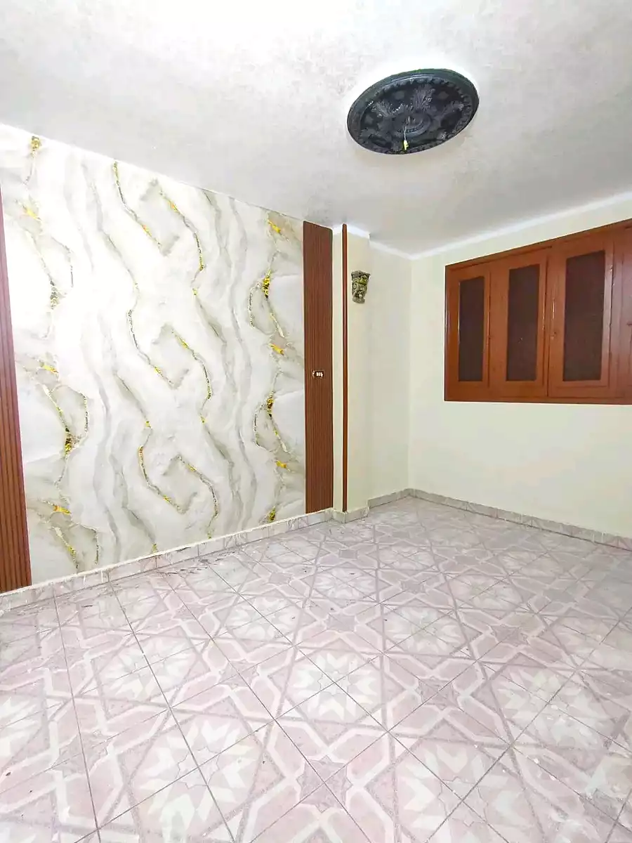 https://aqarmap.com.eg/ar/listing/7156233-for-sale-qalyubia-shubra-el-khaima-om-bayoumi