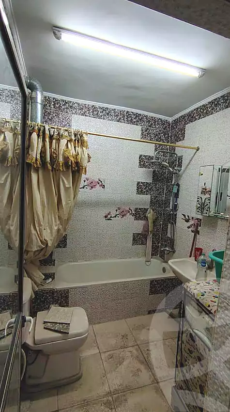 https://aqarmap.com.eg/ar/listing/7156429-for-sale-cairo-ain-shams-ain-shams-el-sharkia-el-zahraa-st