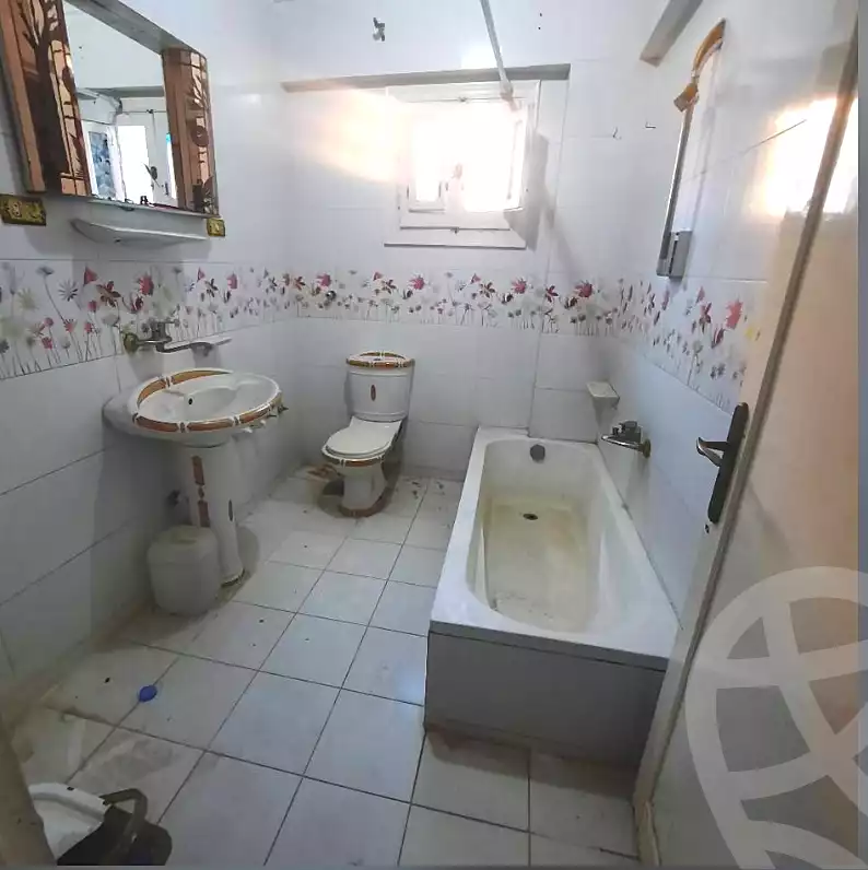 https://aqarmap.com.eg/ar/listing/7158118-for-sale-alexandria-al-agamy-el-hanouvel-al-asdakaa-st