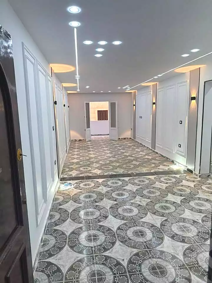 https://aqarmap.com.eg/ar/listing/7159879-for-sale-alexandria-al-agamy-el-hanouvel-radwan-st