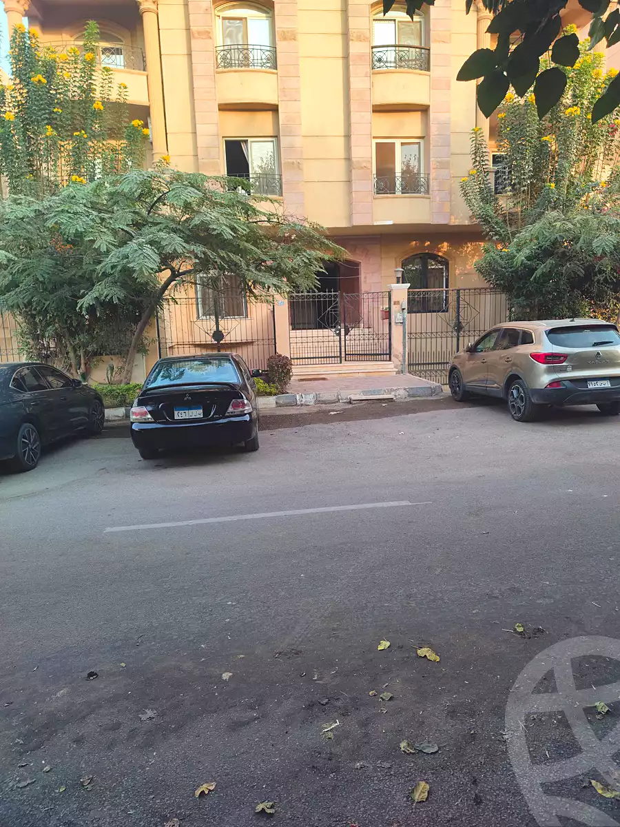 https://aqarmap.com.eg/ar/listing/7159910-for-sale-cairo-new-cairo-el-banafsg-el-banafsag-10-ibrahim-el-mazni-st