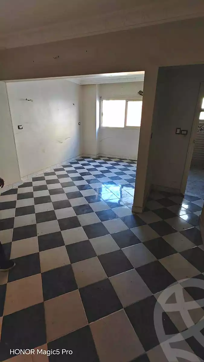 https://aqarmap.com.eg/en/listing/7161055-for-sale-cairo-helwan-helwan-el-sharkeya-mostafa-safwat-st