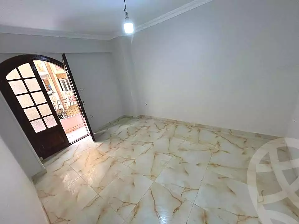 https://aqarmap.com.eg/ar/listing/7162100-for-sale-alexandria-glim