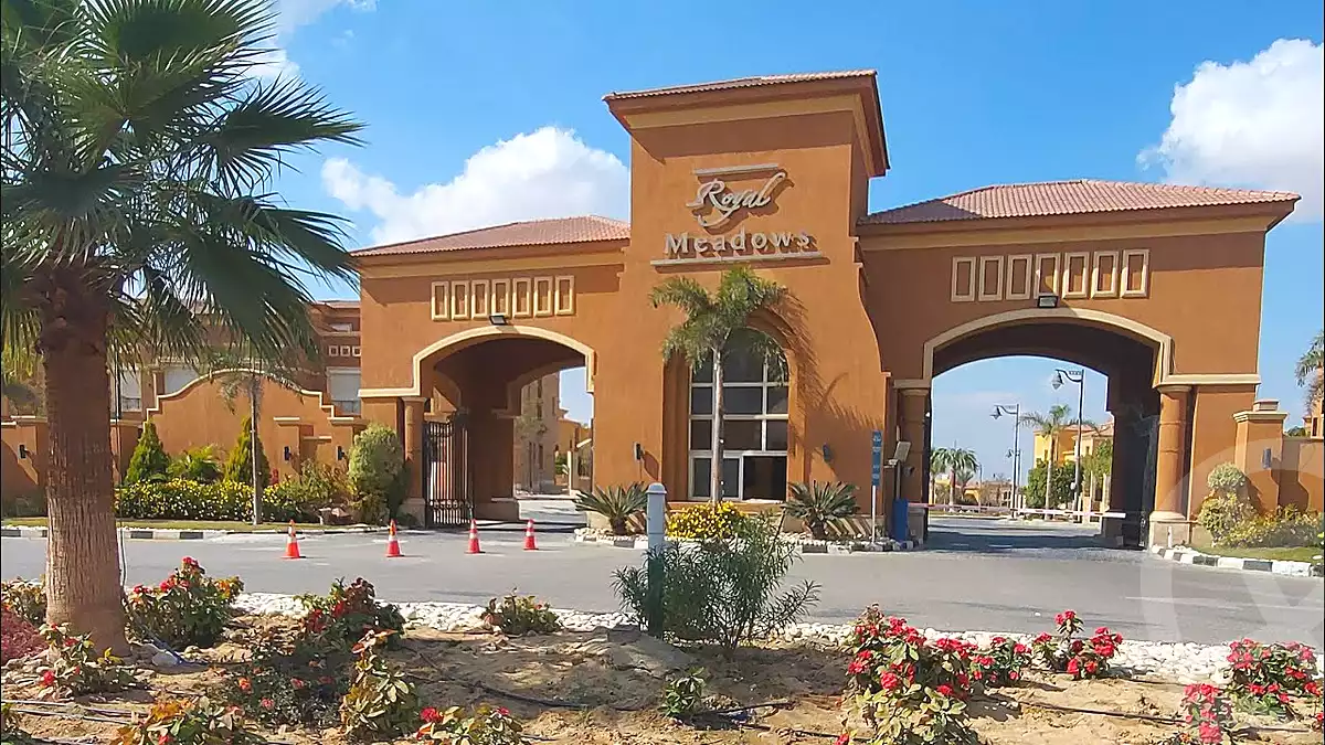 https://aqarmap.com.eg/en/listing/7162896-for-sale-cairo-el-sheikh-zayed-city-compounds-royal-meadows