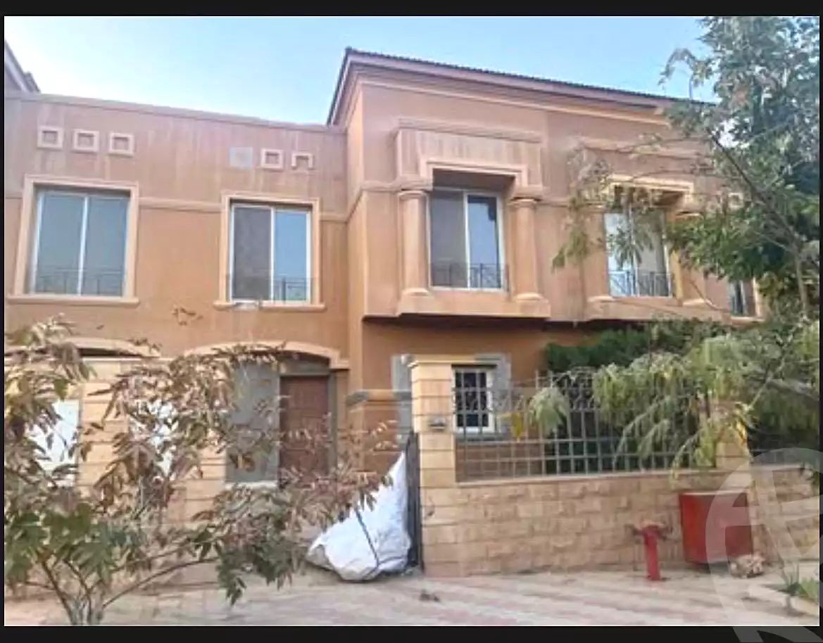 https://aqarmap.com.eg/en/listing/7162896-for-sale-cairo-el-sheikh-zayed-city-compounds-royal-meadows
