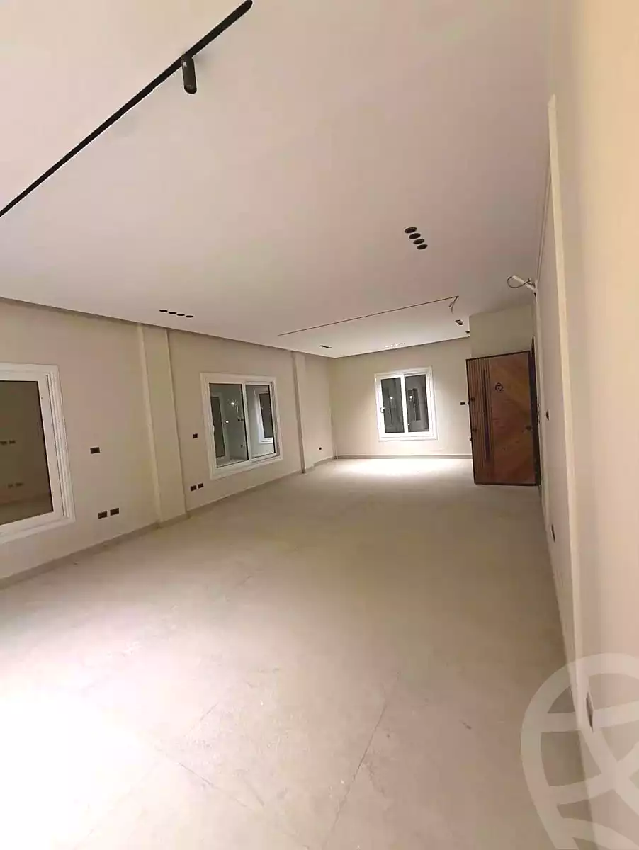 https://aqarmap.com.eg/ar/listing/7130928-for-sale-cairo-el-sheikh-zayed-city-el-hay-el-thaleth-ashaer