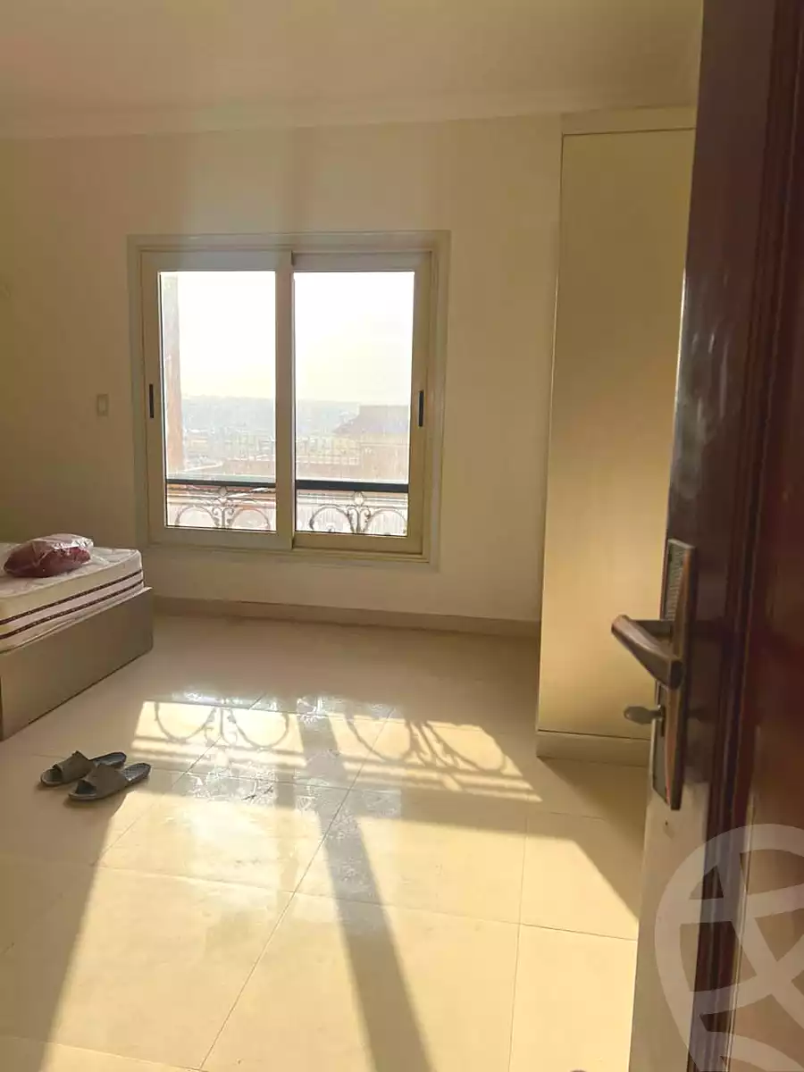 https://aqarmap.com.eg/en/listing/7163760-for-sale-cairo-el-sheikh-zayed-city-compounds-el-khamayel