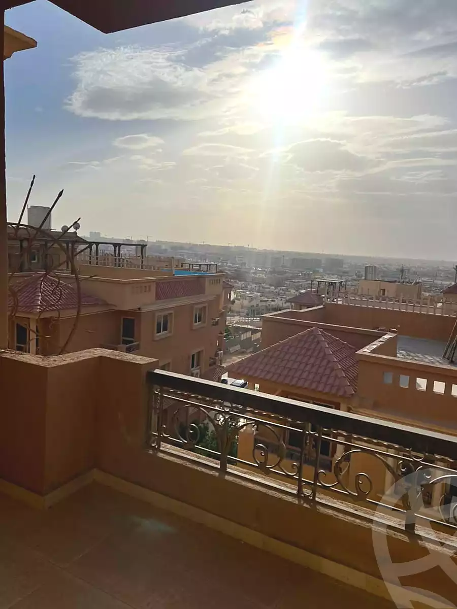 https://aqarmap.com.eg/en/listing/7163760-for-sale-cairo-el-sheikh-zayed-city-compounds-el-khamayel