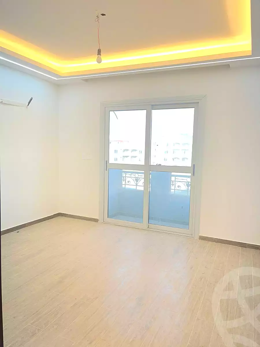 https://aqarmap.com.eg/ar/listing/7164105-for-rent-cairo-el-sheikh-zayed-city-compounds-el-khamayel