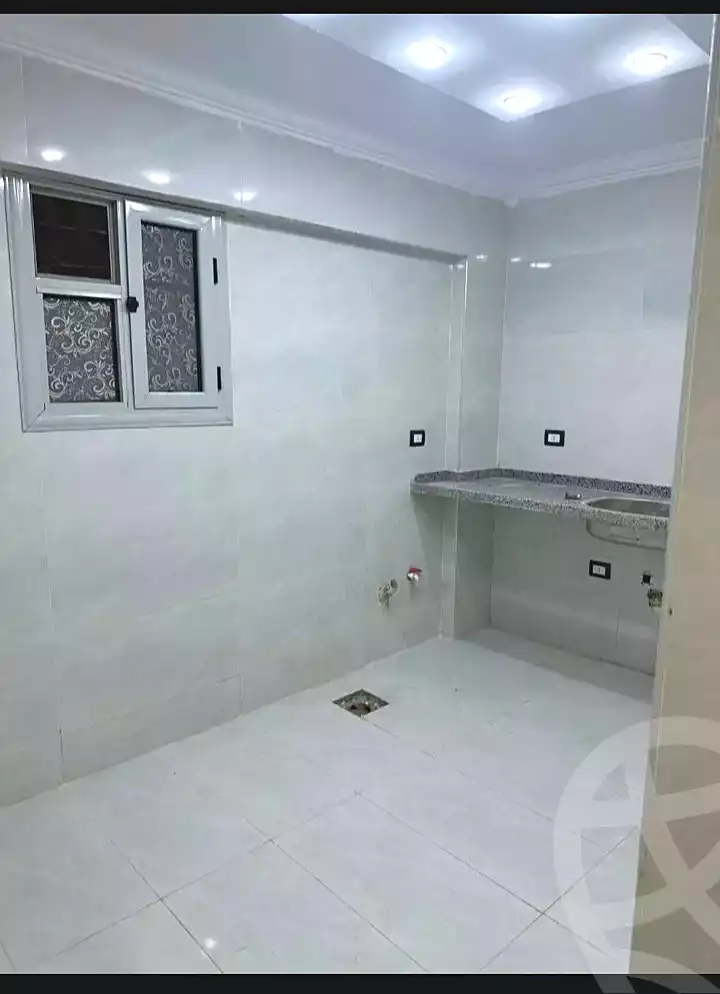 https://aqarmap.com.eg/en/listing/7165146-for-sale-alexandria-al-agamy-el-hanouvel-radwan-st