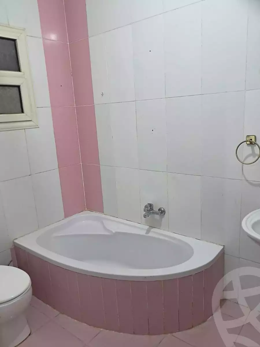 https://aqarmap.com.eg/ar/listing/7165293-for-sale-cairo-new-cairo-el-yassamin-el-yasmeen-3-mohamed-rahim-st