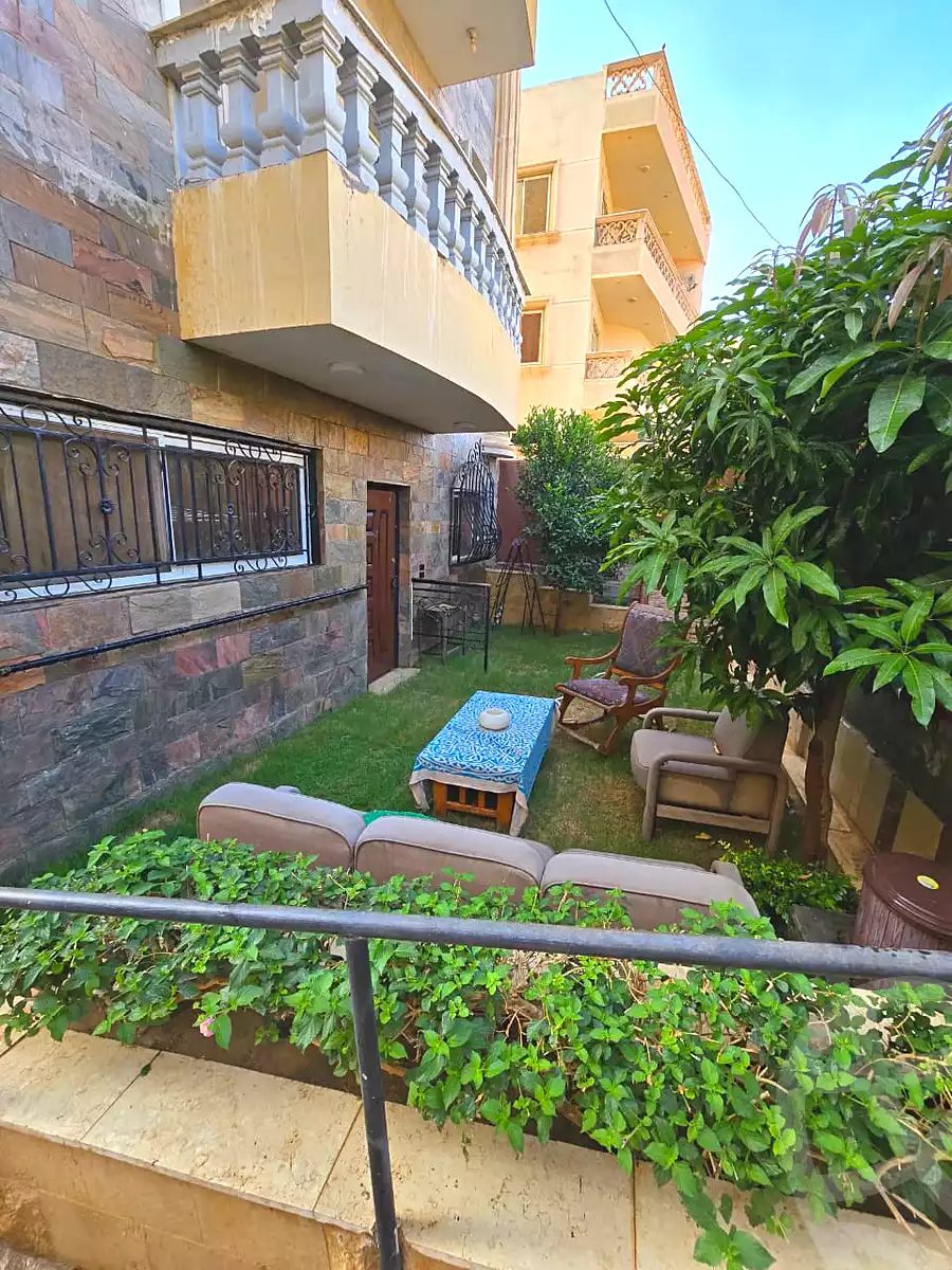 https://aqarmap.com.eg/ar/listing/7165388-for-sale-cairo-el-sheikh-zayed-city-el-hay-elasher-street-100