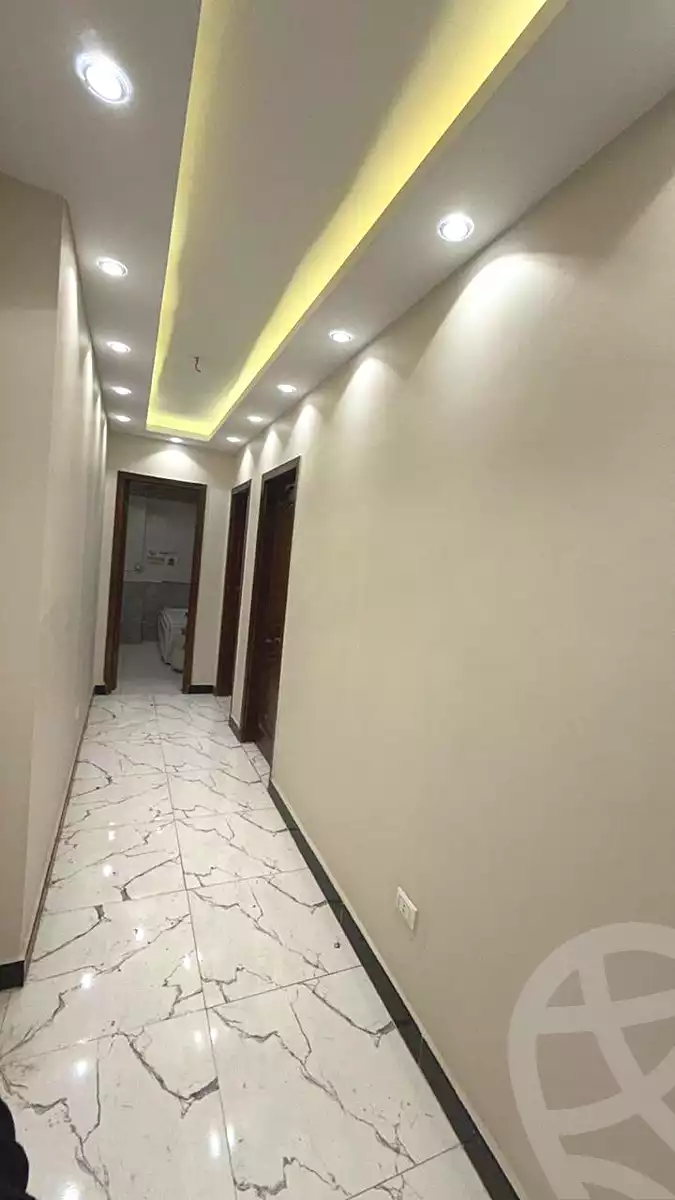 https://aqarmap.com.eg/ar/listing/7165690-for-sale-cairo-6th-of-october-el-ahyaa-neighborhood-3rd-al-hay-al-thalith-st