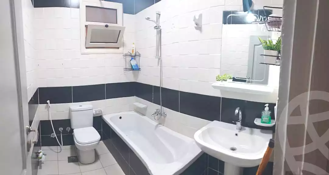 https://aqarmap.com.eg/ar/listing/7165741-for-sale-cairo-6th-of-october-el-ahyaa-neighborhood-8th-el-tahrir-rd