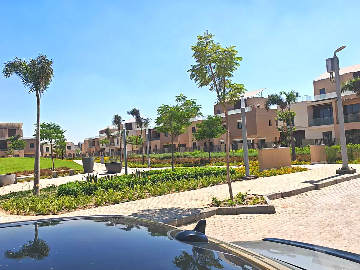 https://aqarmap.com.eg/ar/listing/7165877-for-sale-cairo-el-sheikh-zayed-city-lshykh-zyd-ljdyd-vye