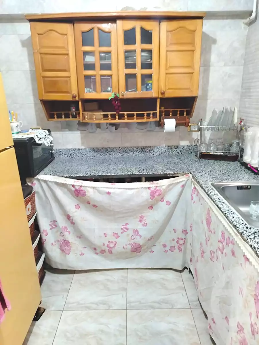 https://aqarmap.com.eg/ar/listing/7165971-for-sale-cairo-6th-of-october-el-ahyaa-neighborhood-2nd-divided-from-al-kafrawei-st