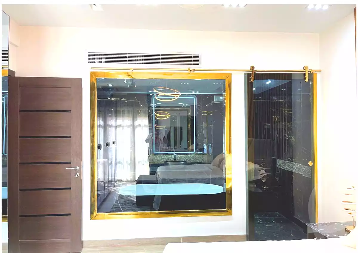 https://aqarmap.com.eg/en/listing/7166163-for-sale-cairo-new-cairo-compounds-hyde-park-centre-ville-hyde-park