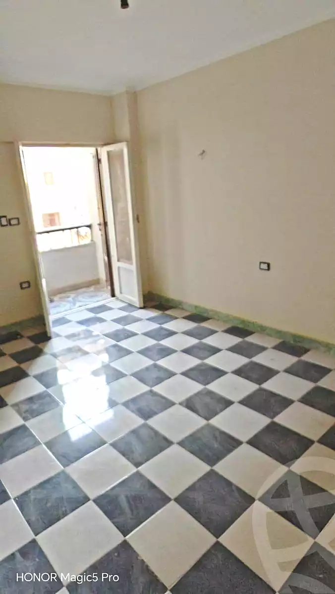 https://aqarmap.com.eg/ar/listing/7166270-for-sale-cairo-helwan-helwan-el-sharkeya-mostafa-safwat-st