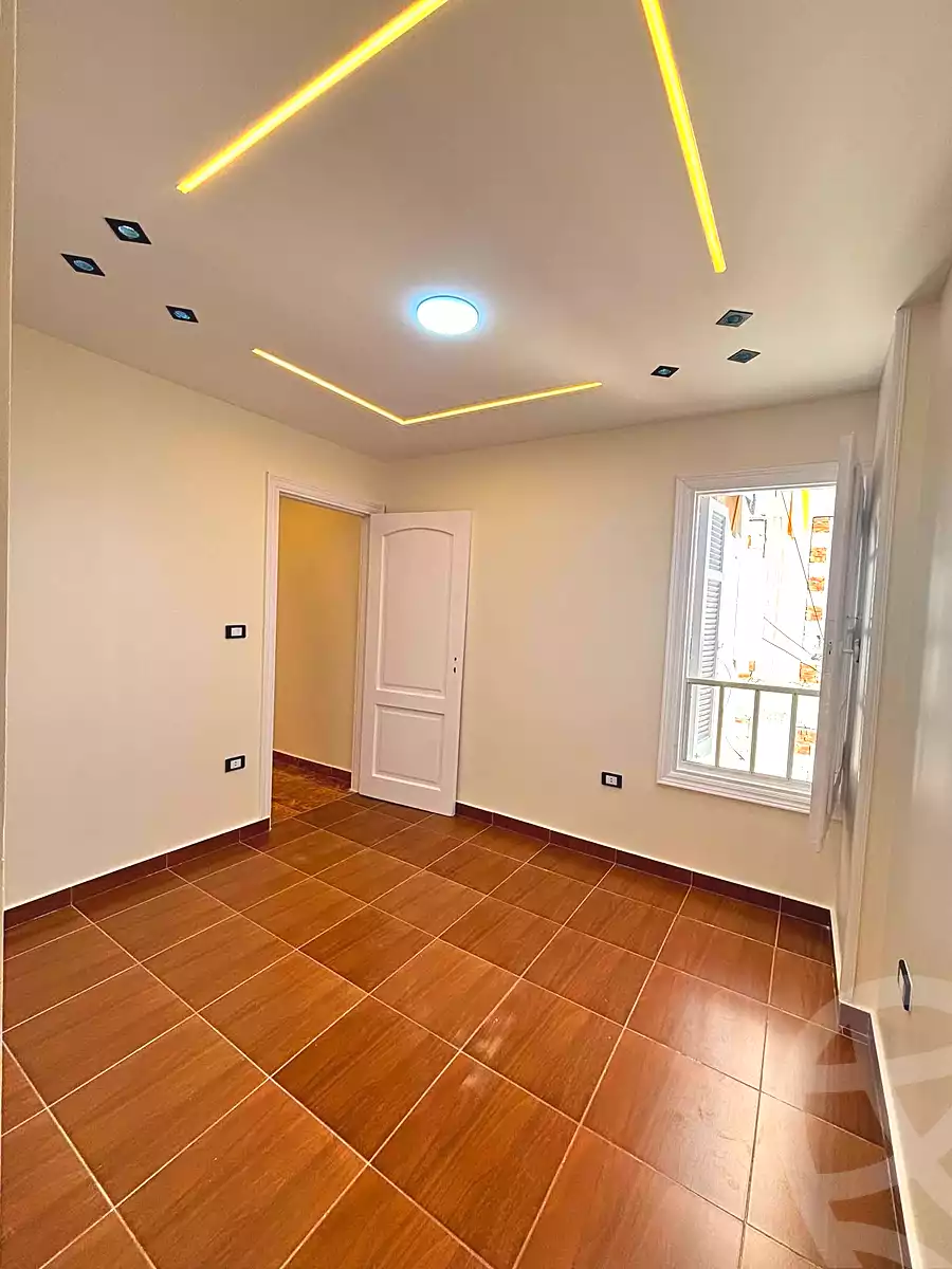 https://aqarmap.com.eg/ar/listing/7166675-for-sale-alexandria-sydy-bshr-sydy-bshr-bhry-shr-mhmwd-l-yswy